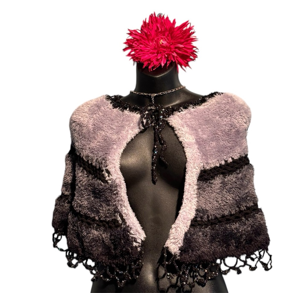 Faux Fur Black and Grey Hand Knitted Capelet - Picture 3 of 9